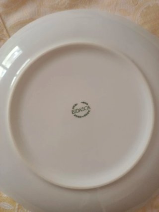 Jarra y bandeja de porcelana.  Ideal decoración