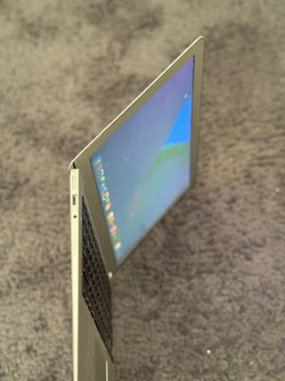 MacBook Air 2016 i5 256 gb con cargador orijinal