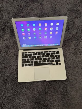 MacBook Air 2016 i5 256 gb con cargador orijinal