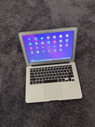 MacBook Air 2016 i5 256 gb con cargador orijinal