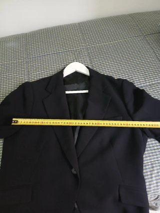 Chaqueta corta negra