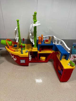 Barco pirata de juguete