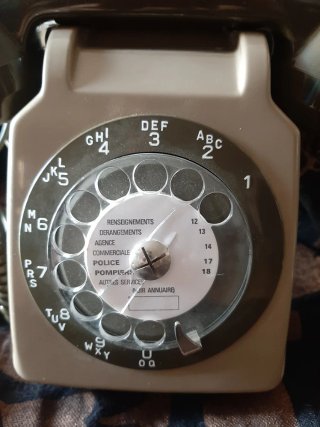 Teléfono antiguo Socotel S63 Francés