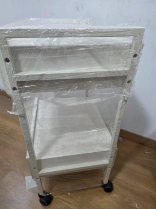 Mueble auxiliar con ruedas 43x56(ancho)x83(alto)