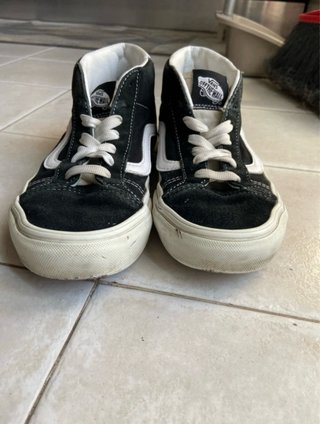 Scarpe Vans nere e bianche