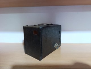 Cámara antigua Kodak No. 2A Brownie Box