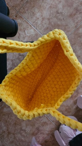 Bolso tote ganchillo hecho a mano amarillo