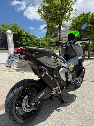 Honda X-ADV 750 Gris/Verde