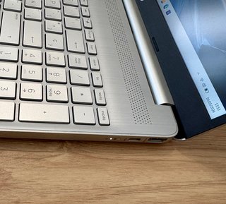 Portátil HP 15FQ1120NS Plata