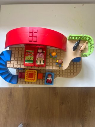 Casa Playmobil con figuras y accesorios