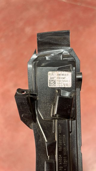 LUZ INTERMITENTE ADICIONAL IZQUIERDA A0999064701