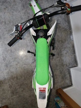 Mini moto gasolina verde y blanca