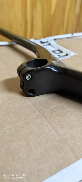 Manillar de bicicleta negro