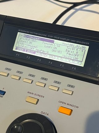 Akai MPC 2000XL - 32MB RAM - ZIP + T. FX