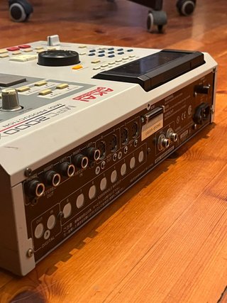 Akai MPC 2000XL - 32MB RAM - ZIP + T. FX