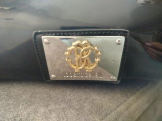 Bolso Roberto Cavalli charol grande negro