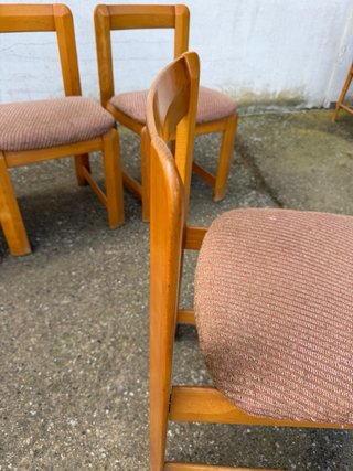 Juego de 4 sillas de madera y tela