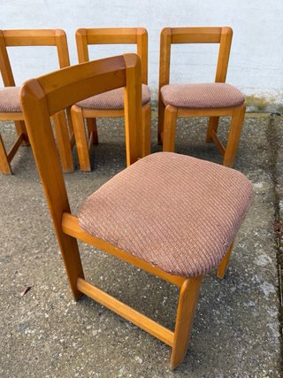 Juego de 4 sillas de madera y tela