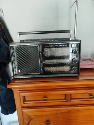 Radio Grundig Satéllit 2000