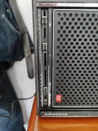 Radio Grundig Satéllit 2000