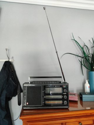 Radio Grundig Satéllit 2000
