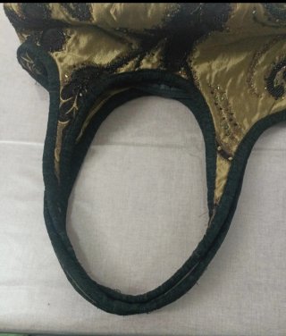 Borsa Birsa oro e nera con perline