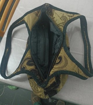 Borsa Birsa oro e nera con perline