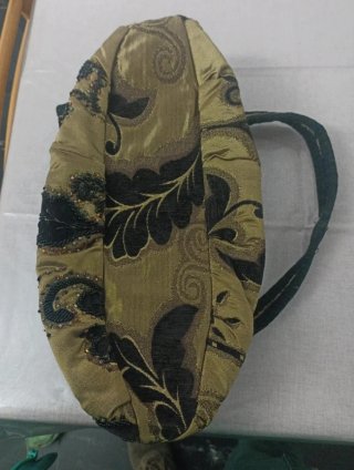 Borsa Birsa oro e nera con perline