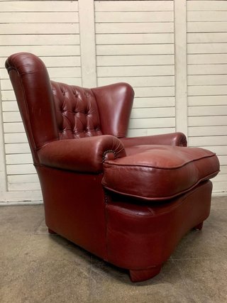 Sillón Chester antiguo de piel.