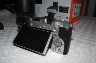 Sony Alpha a6000 con 2 objetivos originales