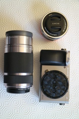 Sony Alpha a6000 con 2 objetivos y accesorios