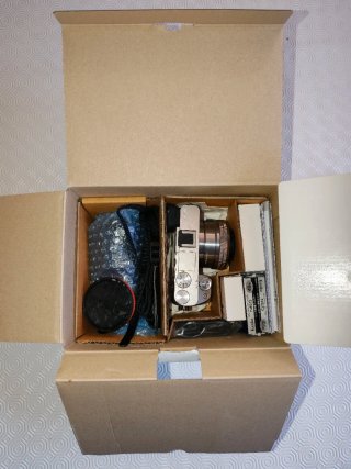 Sony Alpha a6000 con 2 objetivos y accesorios