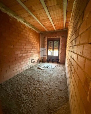 Se vende casa para terminar en Bailén
