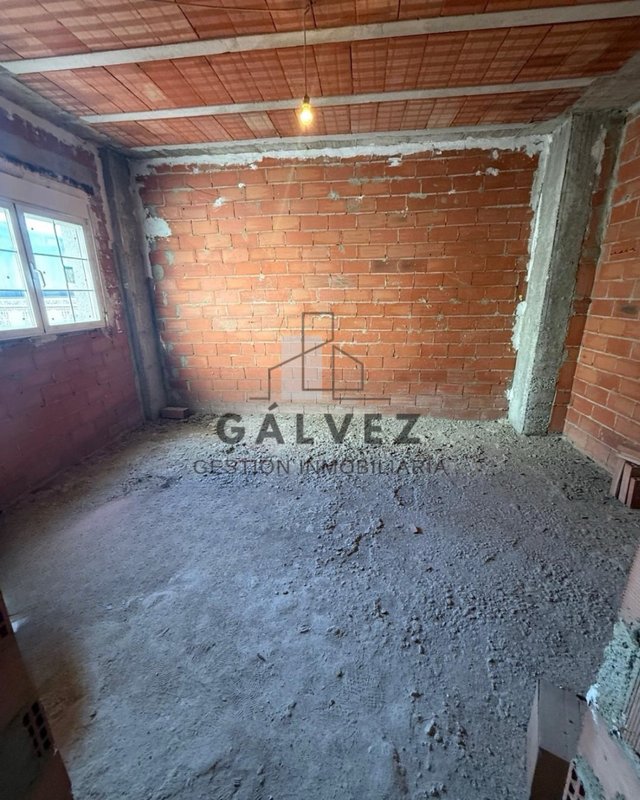 Se vende casa para terminar en Bailén