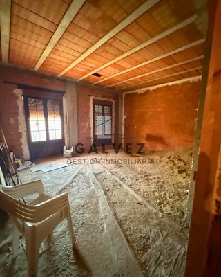 Se vende casa para terminar en Bailén