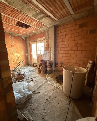 Se vende casa para terminar en Bailén
