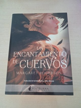 Un encantamiento de cuervos