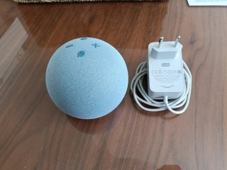 Altavoz inteligente Amazon Echo Dot 4ª con Reloj
