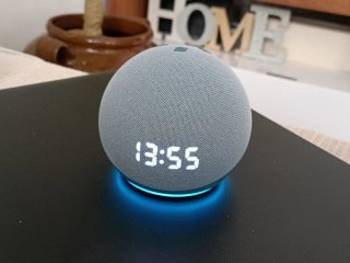 Altavoz inteligente Amazon Echo Dot 4ª con Reloj