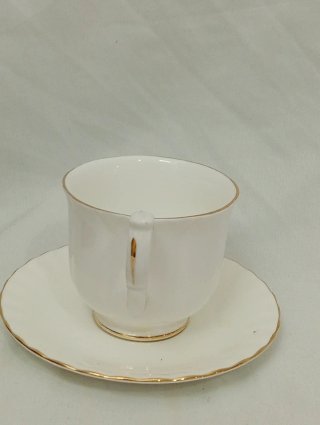 Taza y platillo de porcelana inglesa Bone china