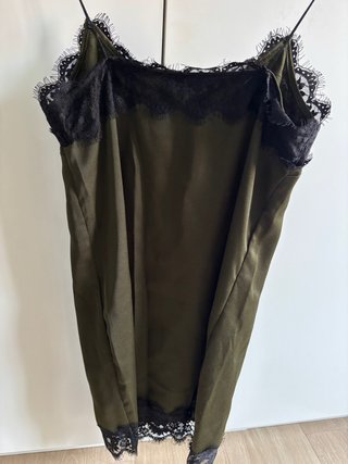 Vestido lencero con encaje
