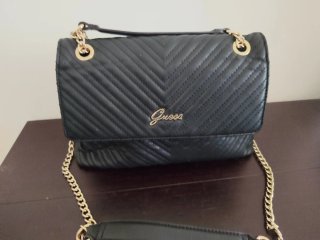 Bolso Guess Negro Piel Cadena