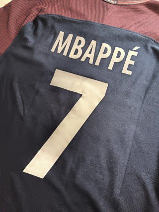 Nike Paris Saint-Germain Mbappe #7 Jersey Size M