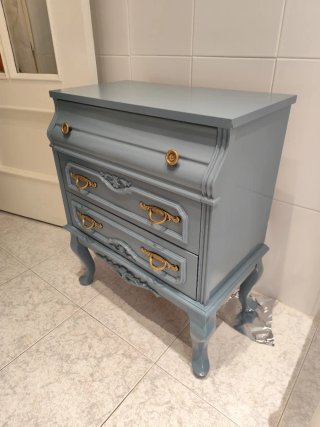 Mesita restaurada azul grisáceo
