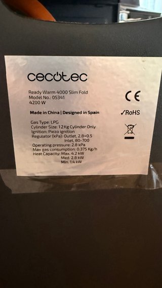 Estufa a Gas Cecotec Negra Plegable. Con válvula