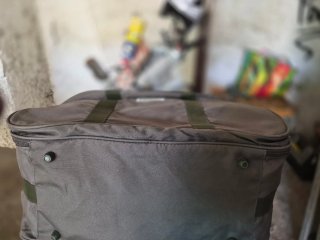 borsone mostrato nell'immagine è una borsa ginnica