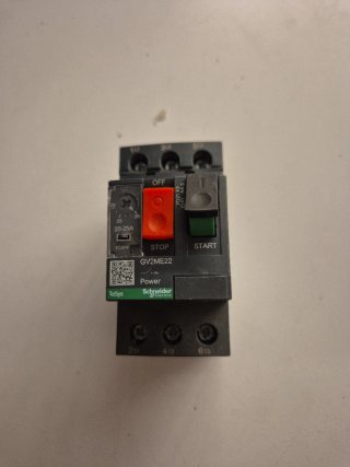 Guardamotor magnetotermico Schneider GV2ME22