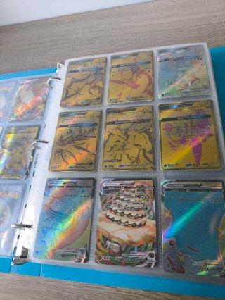 Álbum de cartas Pokémon, con cartas .