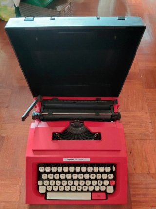 Máquina de escribir antigua
