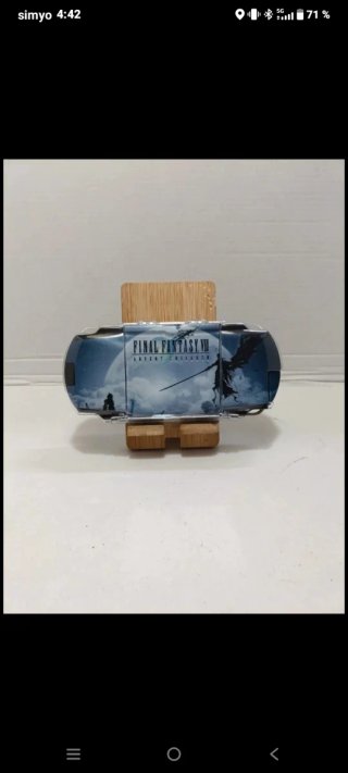 PSP decorata Final Fantasy VII